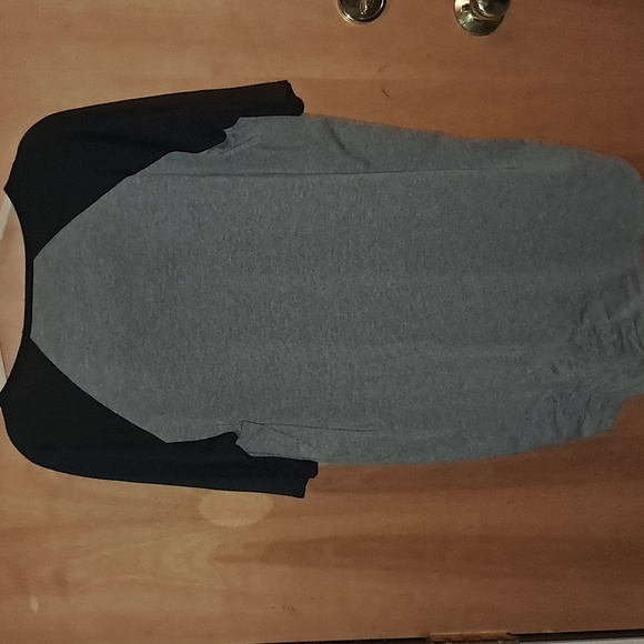 Women's xs size top - Picture 2 of 2